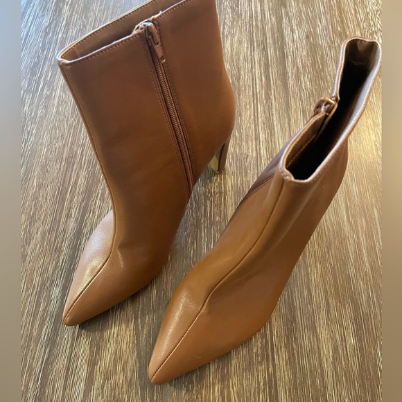 Chinese Laundry Brown Ankle Boots - Picture 2 of 3